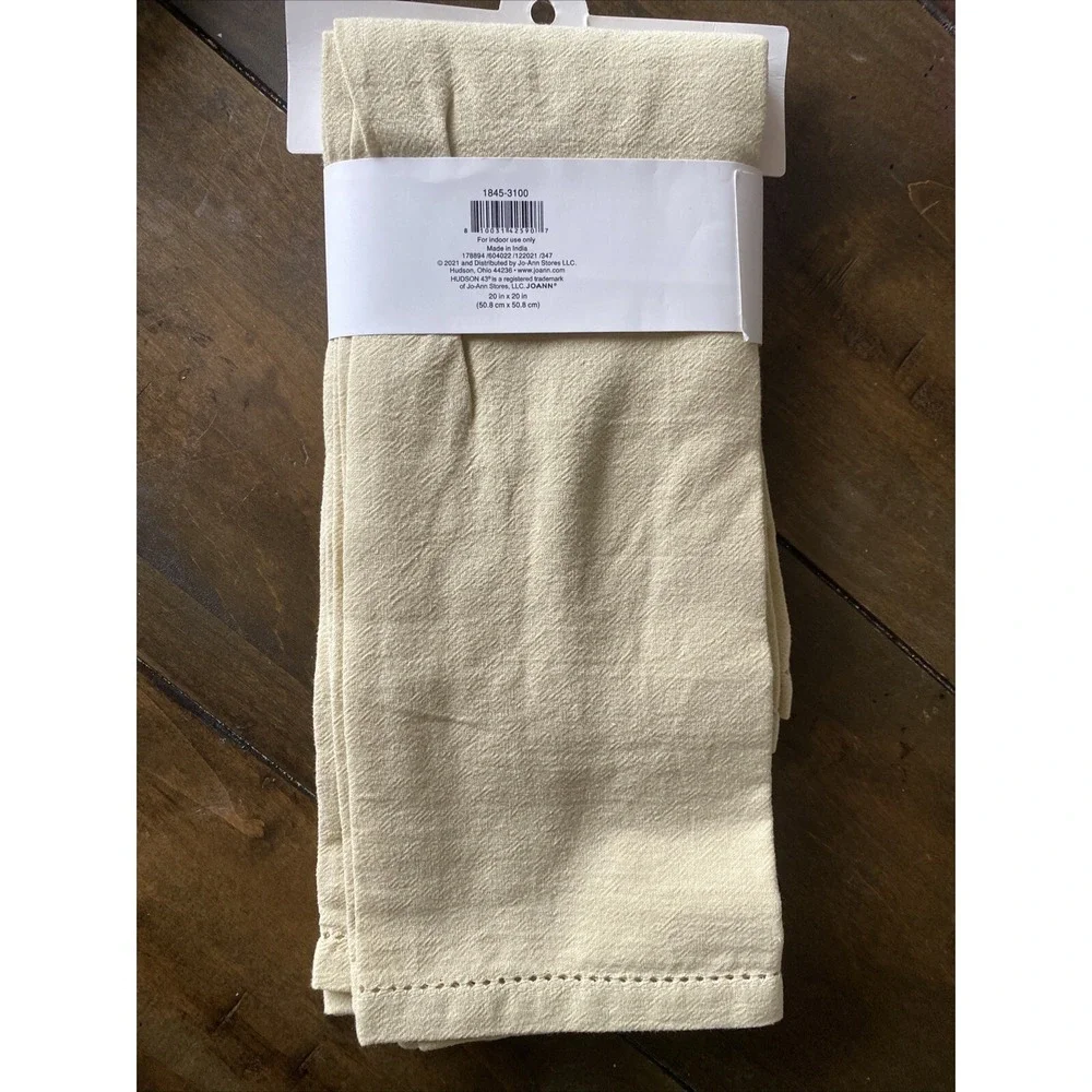 Hudson 43 Four Piece Napkin Set 20x20 Made In India Home Decore Cottage